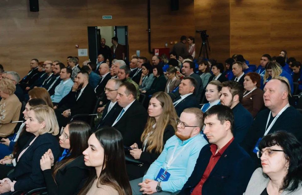 Делегация Мангушского округа приняла участие в форуме «Единой России» в Донецке Делегация Мангушского округа приняла участие в форуме «Единой России» в Донецке