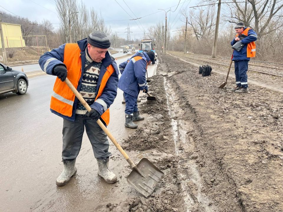 Иван Приходько: О работах МУП «Простор». Муниципальное унитарное предприятие «Простор» ежедневно выполняет все необходимые работы по содержанию городских улиц Иван Приходько: О работах МУП «Простор». Муниципальное унитарное предприятие «Простор» ежедневно выполняет все необходимые работы по содержанию городских улиц