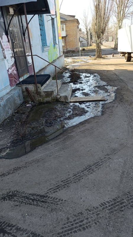 Жители Макеевки утопают в фекалиях Жители Макеевки утопают в фекалиях
