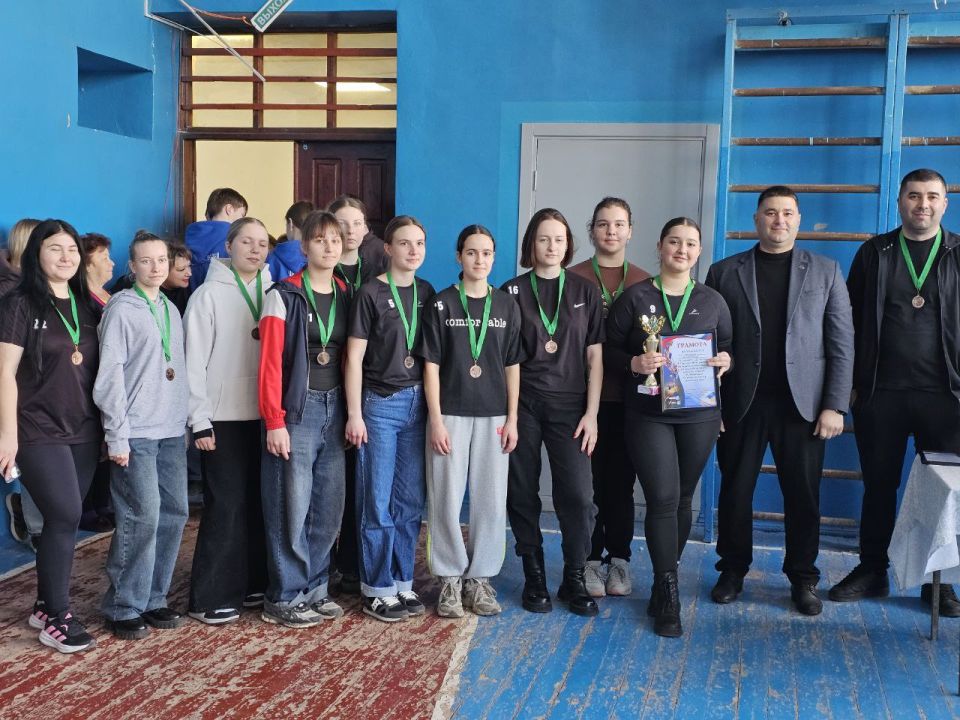 Сегодня в пгт. Ялта на базах сразу двух школ — ГБОУ «Ялтинская школа №2» и ГБОУ «Ялтинская школа №1» — состоялся Турнир Мангушского муниципального округа по волейболу среди женских команд, посвящённый Международному женскому... Сегодня в пгт. Ялта на базах сразу двух школ — ГБОУ «Ялтинская школа №2» и ГБОУ «Ялтинская школа №1» — состоялся Турнир Мангушского муниципального округа по волейболу среди женских команд, посвящённый Международному женскому...