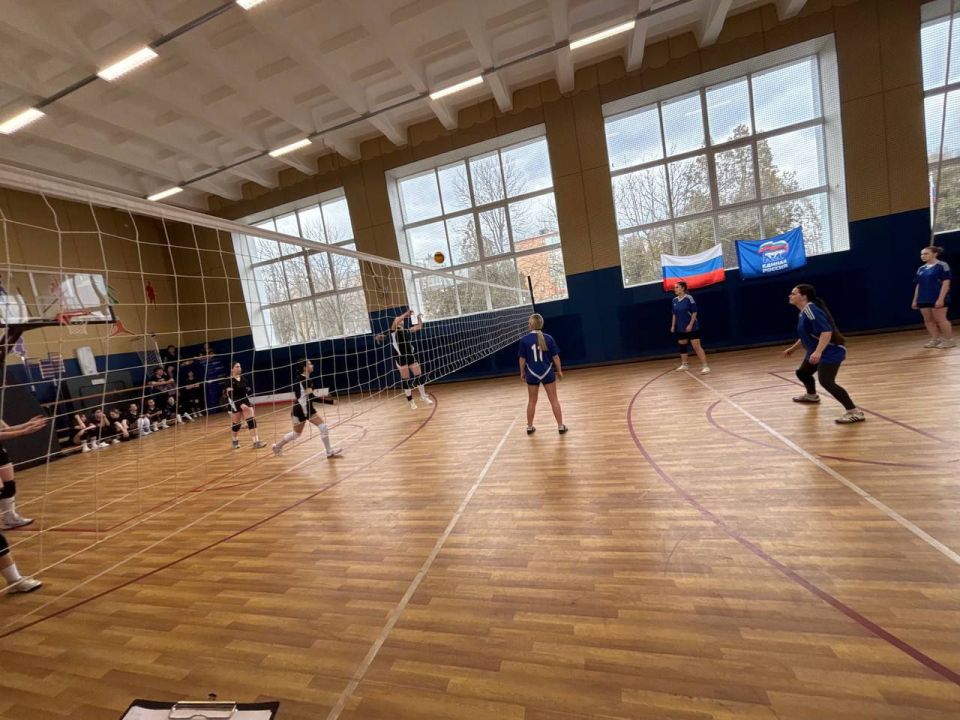 В Новоазовске состоялся турнир по волейболу среди молодёжных команд, приуроченный к Международному женскому дню - 8 марта, в рамках проекта «Детский спорт», при поддержке Новоазовского местного отделения Единой России В Новоазовске состоялся турнир по волейболу среди молодёжных команд, приуроченный к Международному женскому дню - 8 марта, в рамках проекта «Детский спорт», при поддержке Новоазовского местного отделения Единой России