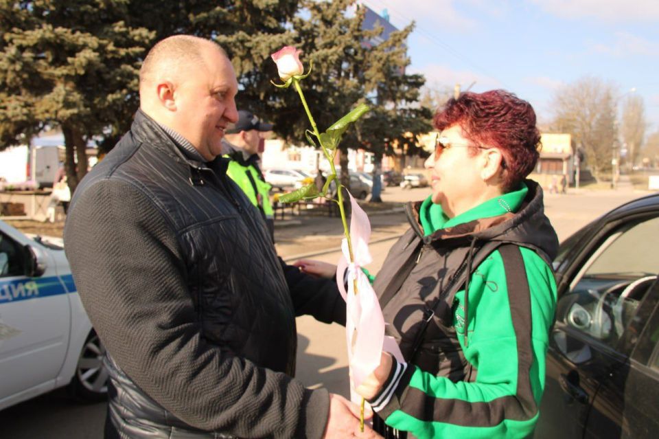 В преддверии 8 Марта в Володарском муниципальном округе округе прошла уже акция «Автоледи» В преддверии 8 Марта в Володарском муниципальном округе округе прошла уже акция «Автоледи»