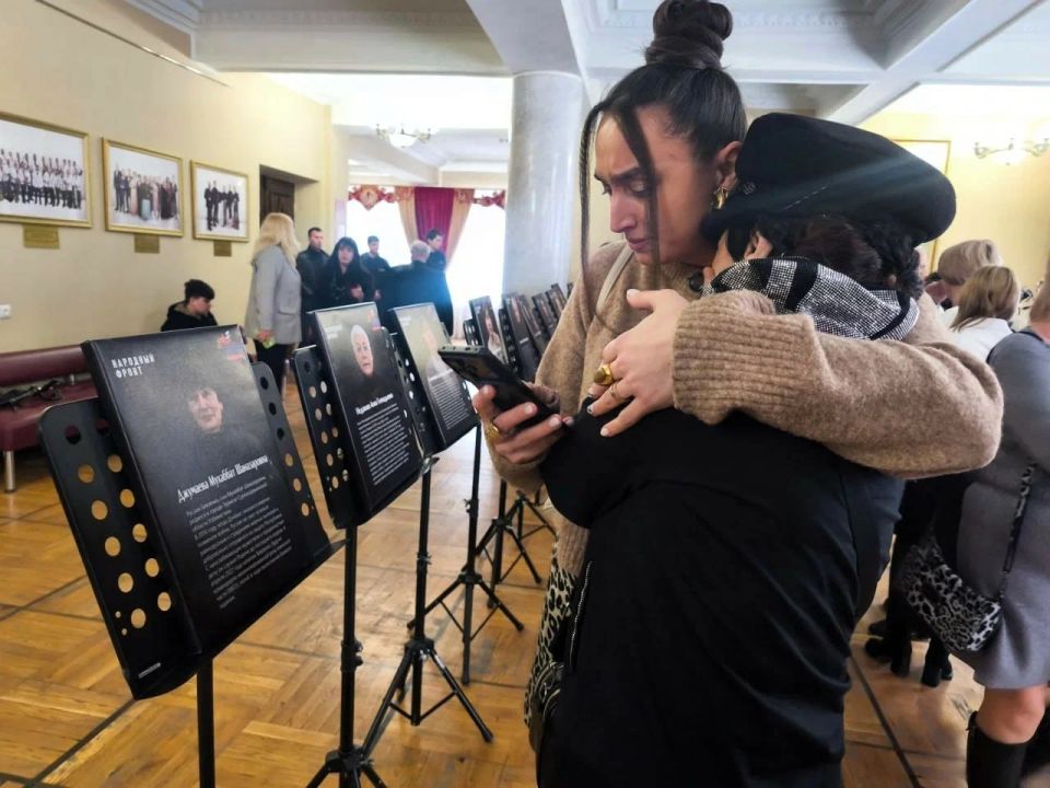 О самоотверженности и безграничной любви: в Донецке открыли выставку о матерях погибших бойцов О самоотверженности и безграничной любви: в Донецке открыли выставку о матерях погибших бойцов