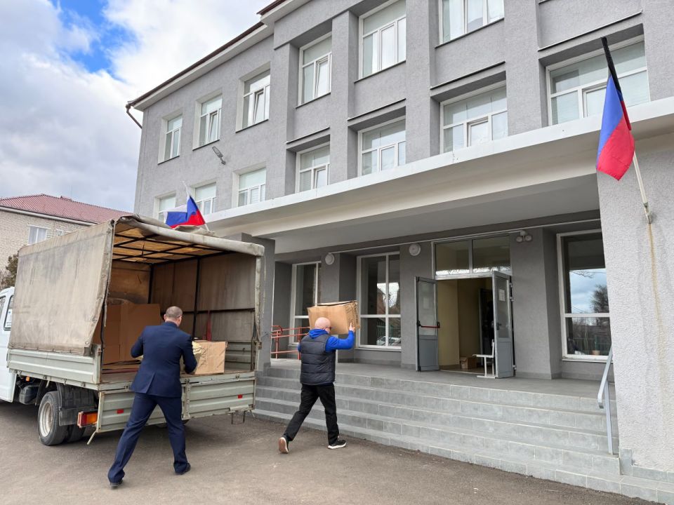 Новая помощь прибыла в Мариупольскую школу-интернат №37 Новая помощь прибыла в Мариупольскую школу-интернат №37