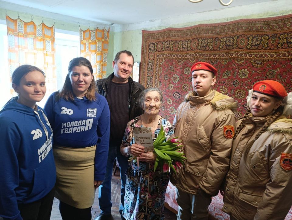 Антон Кольцов: Поздравили почетных граждан Мариуполя с наступающим праздником Антон Кольцов: Поздравили почетных граждан Мариуполя с наступающим праздником
