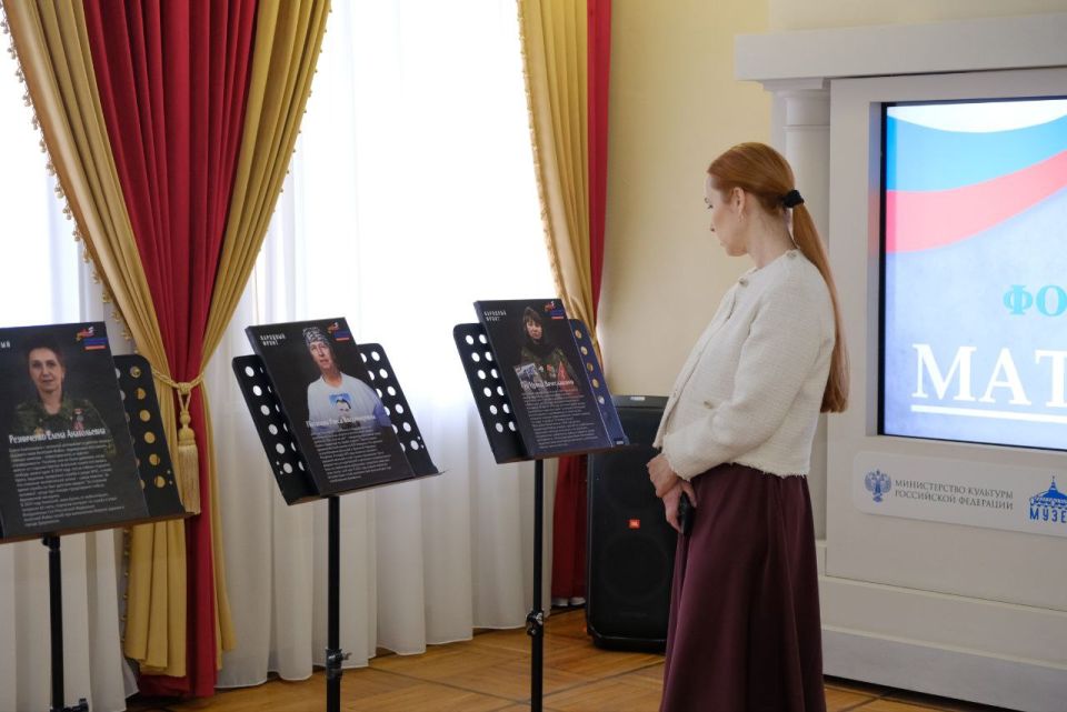 Екатерина Мартьянова: Вчера мы провели трогательную акцию «Цветы мамам Героев» от Женского движения «Единой России» Екатерина Мартьянова: Вчера мы провели трогательную акцию «Цветы мамам Героев» от Женского движения «Единой России»