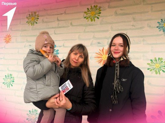В Амвросиевке прошла поздравительная акция к 8 марта В Амвросиевке прошла поздравительная акция к 8 марта