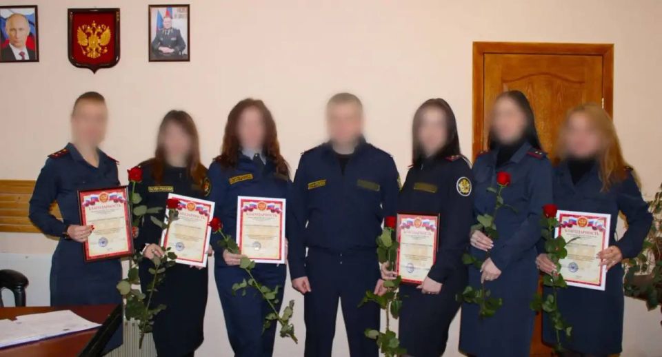 Сотрудниц ГУФСИН России по ДНР поздравили с 8 Марта Сотрудниц ГУФСИН России по ДНР поздравили с 8 Марта