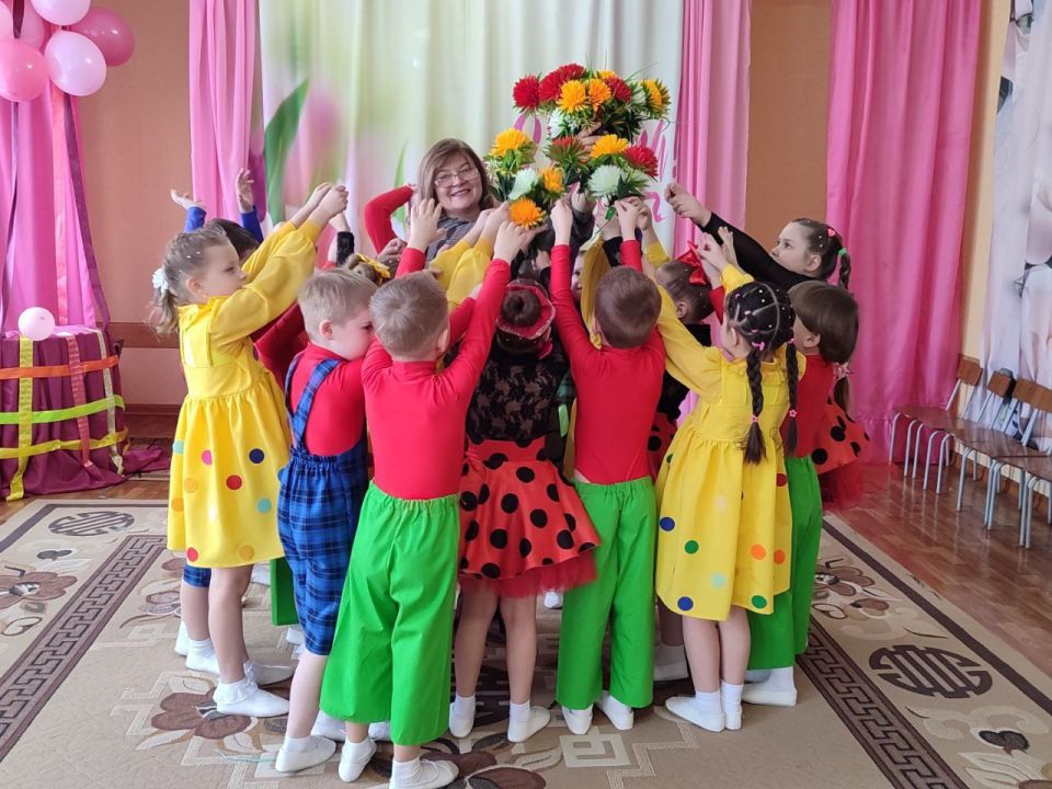 Мероприятия для милых дам в дошкольных образовательных учреждениях Мероприятия для милых дам в дошкольных образовательных учреждениях