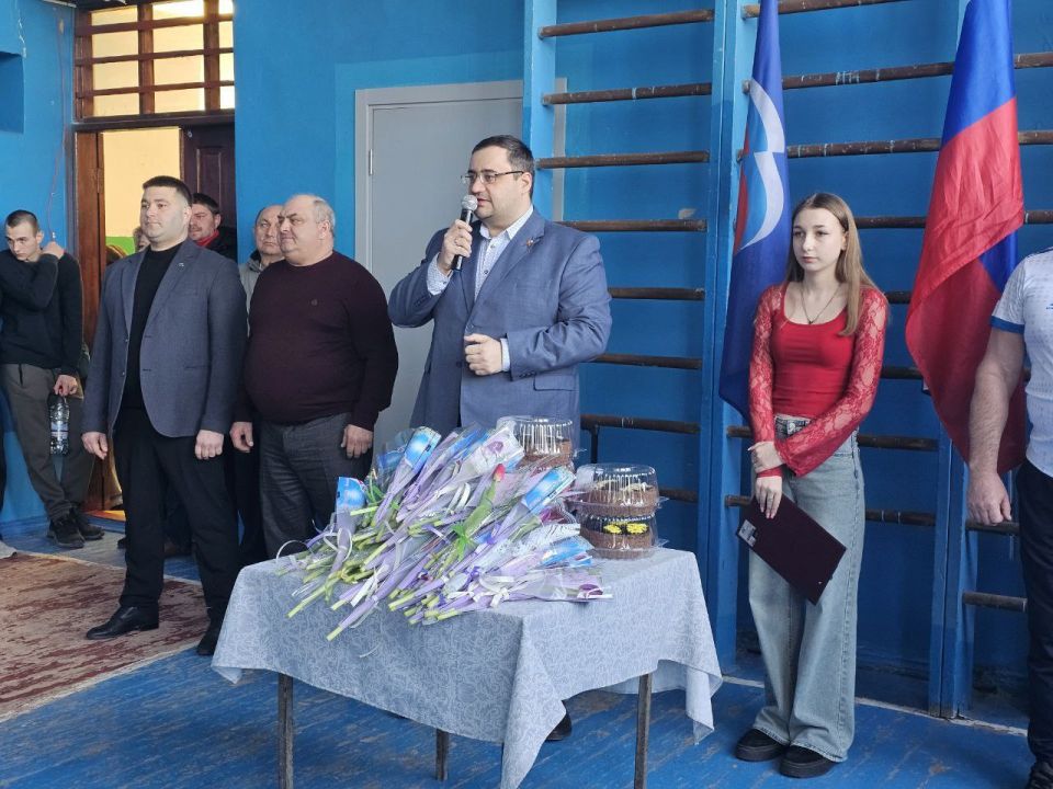 Сегодня в пгт. Ялта на базах сразу двух школ — ГБОУ «Ялтинская школа №2» и ГБОУ «Ялтинская школа №1» — состоялся Турнир Мангушского муниципального округа по волейболу среди женских команд, посвящённый Международному женскому... Сегодня в пгт. Ялта на базах сразу двух школ — ГБОУ «Ялтинская школа №2» и ГБОУ «Ялтинская школа №1» — состоялся Турнир Мангушского муниципального округа по волейболу среди женских команд, посвящённый Международному женскому...
