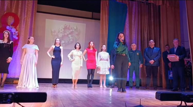 В Урзуфе прошел праздничный концерт и конкурс «Леди Совершенство» в честь Международного женского дня В Урзуфе прошел праздничный концерт и конкурс «Леди Совершенство» в честь Международного женского дня