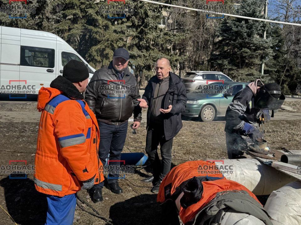 СЕРГЕЙ ПОЛХОВ: БОЛЬШАЯ ЧАСТЬ ПОТРЕБИТЕЛЕЙ КИРОВСКОГО НА СЕГОДНЯШНИЙ ДЕНЬ С ТЕПЛОМ, РАБОТЫ ПО ВОССТАНОВЛЕНИЮ ТЕПЛОСНАБЖЕНИЯ ПРОДОЛЖАЕМ КРУГЛОСУТОЧНО СЕРГЕЙ ПОЛХОВ: БОЛЬШАЯ ЧАСТЬ ПОТРЕБИТЕЛЕЙ КИРОВСКОГО НА СЕГОДНЯШНИЙ ДЕНЬ С ТЕПЛОМ, РАБОТЫ ПО ВОССТАНОВЛЕНИЮ ТЕПЛОСНАБЖЕНИЯ ПРОДОЛЖАЕМ КРУГЛОСУТОЧНО
