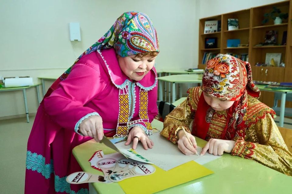 Учителя из Аксарки (ЯНАО) записали и направили видео-уроки для коллег из Волновахского округа Учителя из Аксарки (ЯНАО) записали и направили видео-уроки для коллег из Волновахского округа