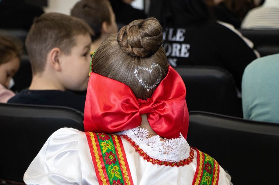 Мини-концерт для жен и матерей участников спецоперации Мини-концерт для жен и матерей участников спецоперации
