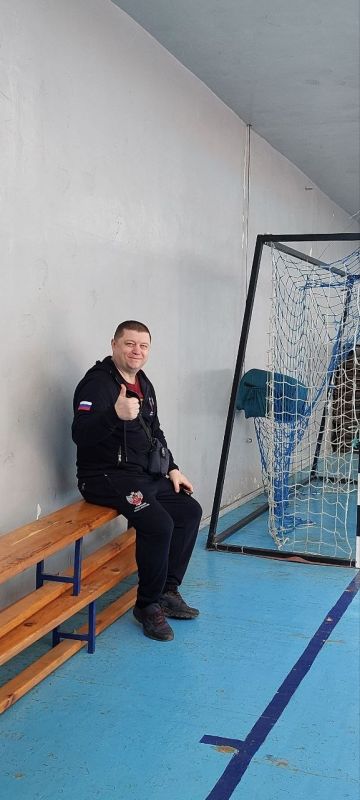 Сегодня в Харцызском спортивном комплексе «Трубник» состоялась очередная совместная тренировка сборных Донецкой Народной Республики по боксу юношей 2010-2011 гг.р., и юниоров 2008-2009 гг.р. Уже традиционно к нам в гости... Сегодня в Харцызском спортивном комплексе «Трубник» состоялась очередная совместная тренировка сборных Донецкой Народной Республики по боксу юношей 2010-2011 гг.р., и юниоров 2008-2009 гг.р. Уже традиционно к нам в гости...