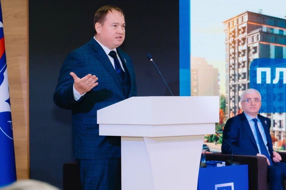Василий Овчаров: Совместно с сотрудниками Администрации, представителями депутатского корпуса, а также представителями общественности нашего округа приняли участие в большом республиканском форуме «Возрождаем Донбасс вместе... Василий Овчаров: Совместно с сотрудниками Администрации, представителями депутатского корпуса, а также представителями общественности нашего округа приняли участие в большом республиканском форуме «Возрождаем Донбасс вместе...
