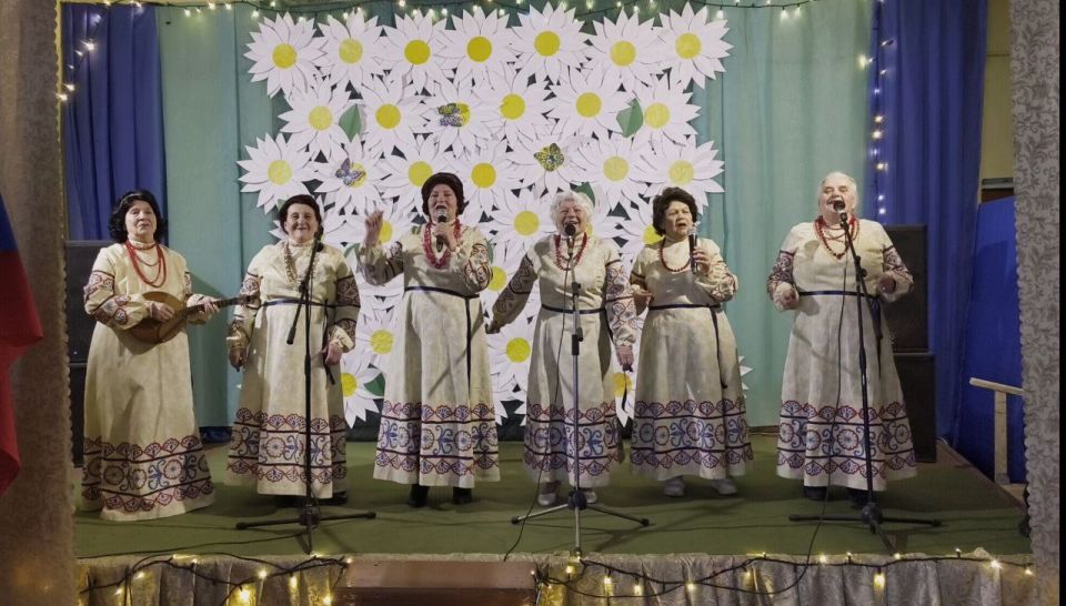 Женскому празднику добра и света, жизни и любви был посвящён праздничный концерт "О ком поют мужчины", который состоялся в МБУ "Светлодарский ДК " п.Новолуганское Женскому празднику добра и света, жизни и любви был посвящён праздничный концерт "О ком поют мужчины", который состоялся в МБУ "Светлодарский ДК " п.Новолуганское