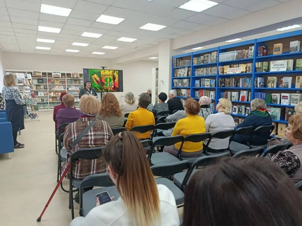 В рамках акции Волонтеров Победы, в преддверии самого доброго и нежного весеннего праздника, 7 марта в городской модельной библиотеке состоялся праздничный вечер «Мир женских образов» В рамках акции Волонтеров Победы, в преддверии самого доброго и нежного весеннего праздника, 7 марта в городской модельной библиотеке состоялся праздничный вечер «Мир женских образов»