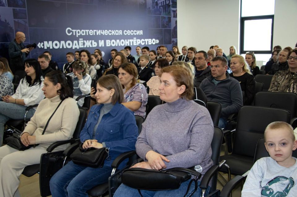 Мини-концерт для жен и матерей участников спецоперации Мини-концерт для жен и матерей участников спецоперации