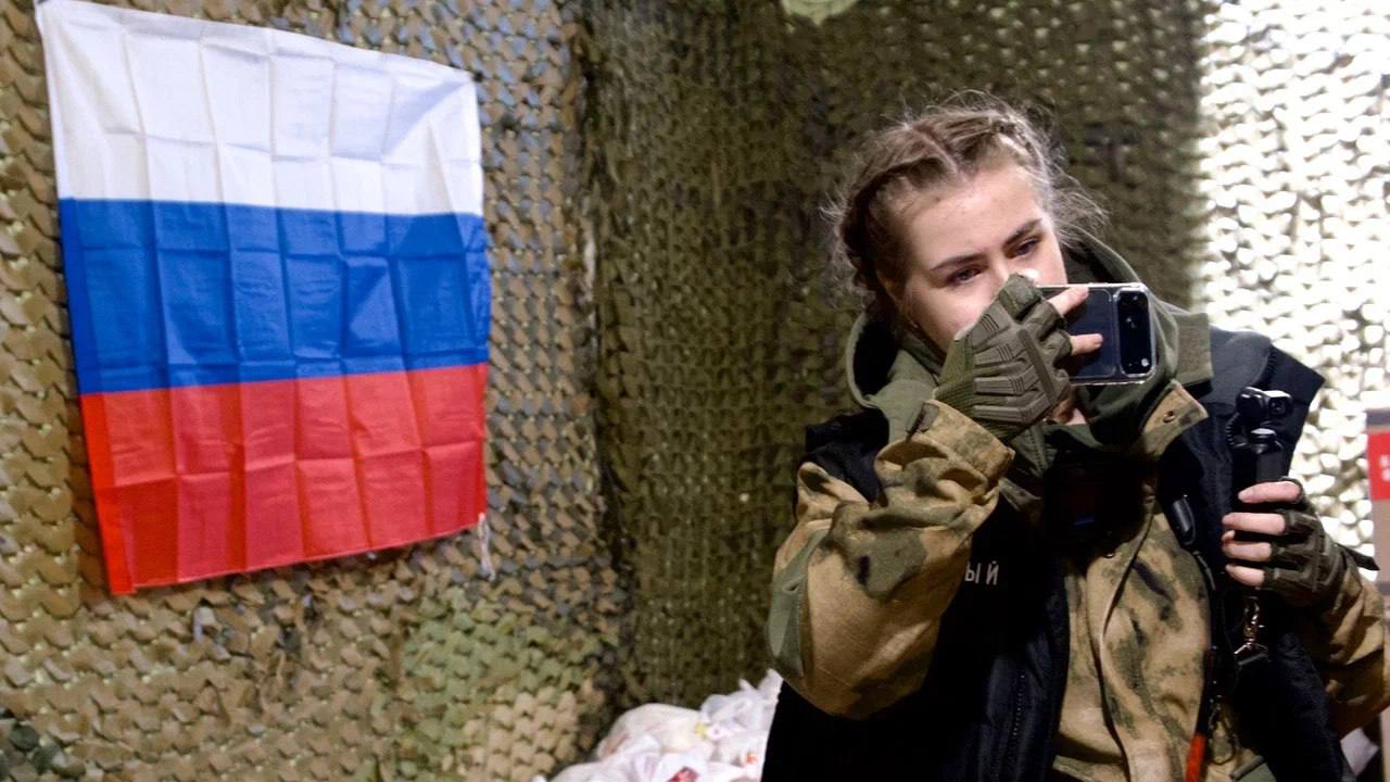 «Всегда есть лучик солнца, лучик добра. За него и нужно держаться»: Жительница Донецка Лия Симурова стала надежным плечом для тех, кто нуждается в помощи «Всегда есть лучик солнца, лучик добра. За него и нужно держаться»: Жительница Донецка Лия Симурова стала надежным плечом для тех, кто нуждается в помощи