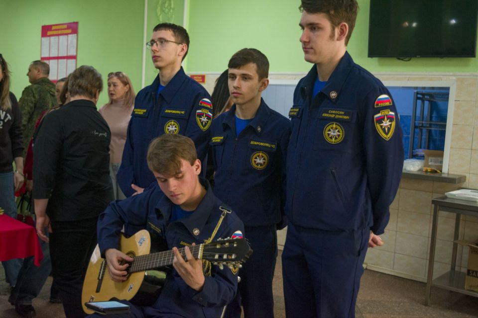 В благодарность за службу! Добровольцы Донецкого РО ВСКС присоединились к Всероссийской акции «В благодарность за службу!», чтобы лично поздравить с Международным женским днем тех, кто каждый день приближает Победу, и тех... В благодарность за службу! Добровольцы Донецкого РО ВСКС присоединились к Всероссийской акции «В благодарность за службу!», чтобы лично поздравить с Международным женским днем тех, кто каждый день приближает Победу, и тех...