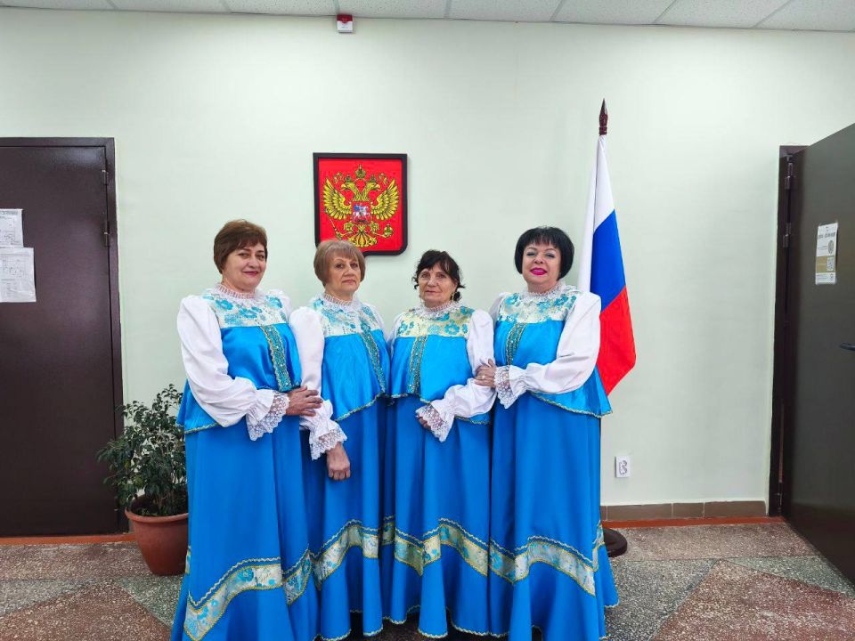 7 марта в сельском клубе Азовское состоялся праздничный концерт «Весна, Любовь и Комплименты», приуроченный к Международному женскому дню 7 марта в сельском клубе Азовское состоялся праздничный концерт «Весна, Любовь и Комплименты», приуроченный к Международному женскому дню
