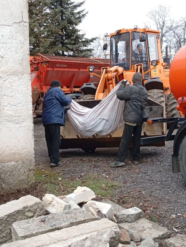 В Старобешевском округе прошли субботники В Старобешевском округе прошли субботники