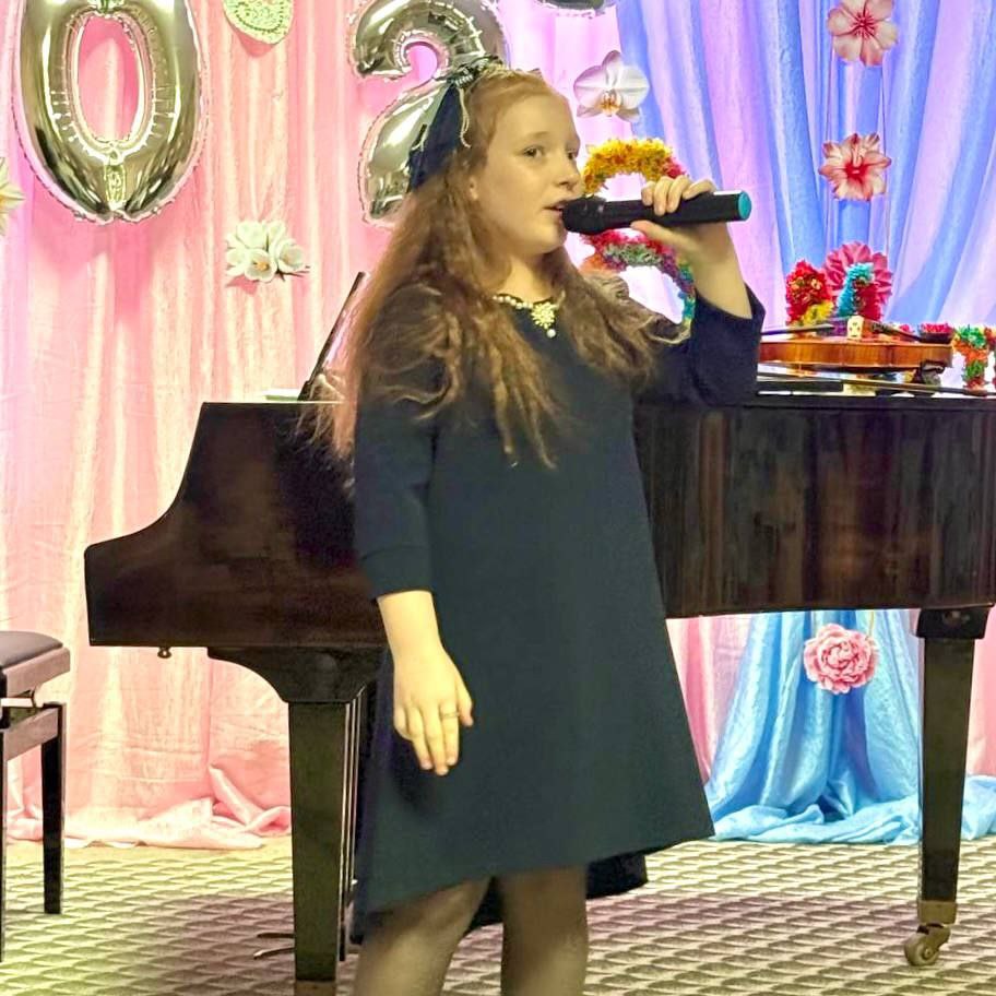 В преддверии Международного женского дня обучающиеся и преподаватели подарили слушателям «Музыкальный букет»: так называется концерт, который прошел 5 марта в нашей школе В преддверии Международного женского дня обучающиеся и преподаватели подарили слушателям «Музыкальный букет»: так называется концерт, который прошел 5 марта в нашей школе