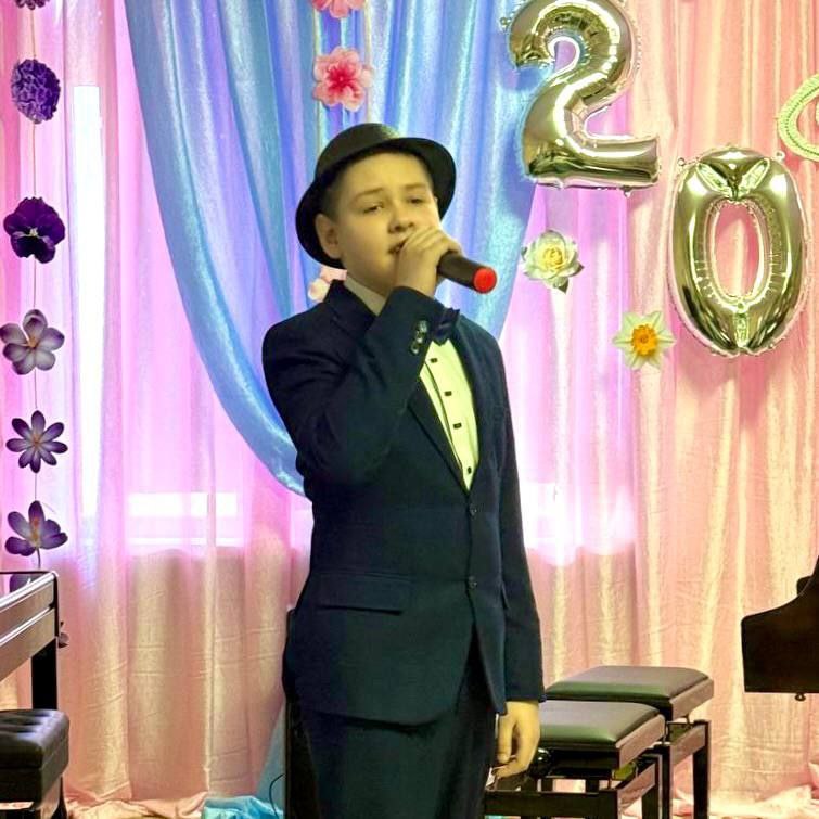 В преддверии Международного женского дня обучающиеся и преподаватели подарили слушателям «Музыкальный букет»: так называется концерт, который прошел 5 марта в нашей школе В преддверии Международного женского дня обучающиеся и преподаватели подарили слушателям «Музыкальный букет»: так называется концерт, который прошел 5 марта в нашей школе