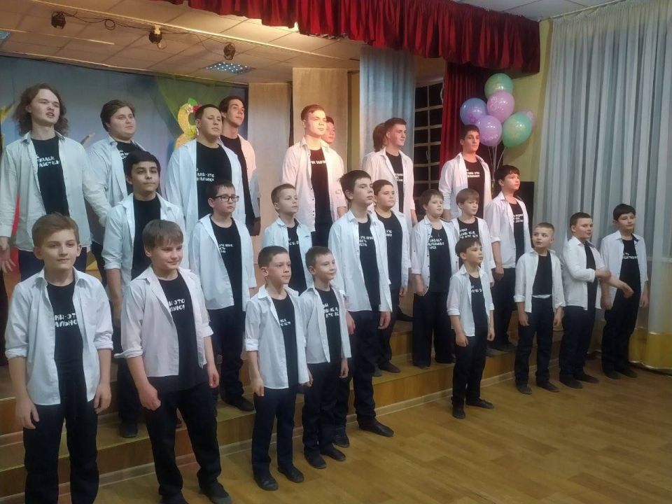 Праздничный концерт в центре детского и юношеского творчества Праздничный концерт в центре детского и юношеского творчества