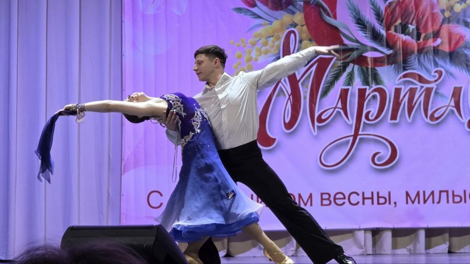 Адресаты филиала фонда «Защитники Отечества» посетили ретро-концерты «Эти глаза напротив» Адресаты филиала фонда «Защитники Отечества» посетили ретро-концерты «Эти глаза напротив»