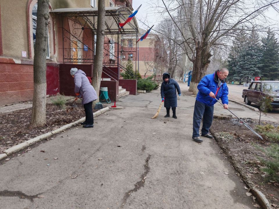 В Старобешевском округе прошли субботники В Старобешевском округе прошли субботники