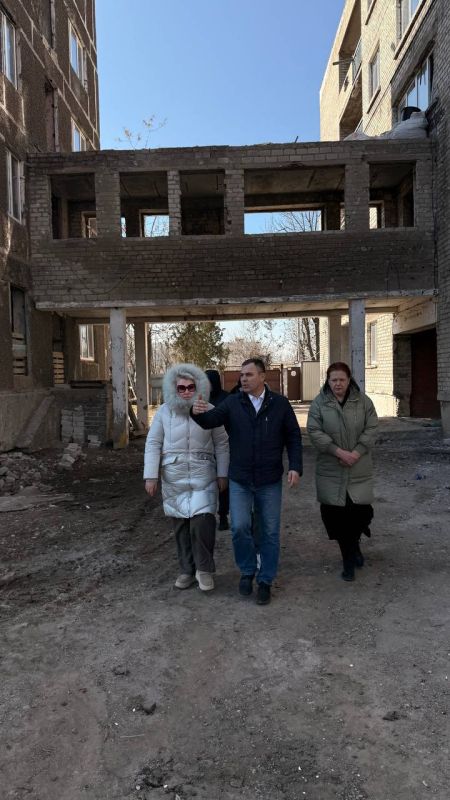 Вчера совместно с Константином Викторовичем Масниковым, министром здравоохранения, провели рабочий объезд объектов, находящихся на этапе ремонтно-восстановительных работ, а также тех, которые планируются к включению в... Вчера совместно с Константином Викторовичем Масниковым, министром здравоохранения, провели рабочий объезд объектов, находящихся на этапе ремонтно-восстановительных работ, а также тех, которые планируются к включению в...