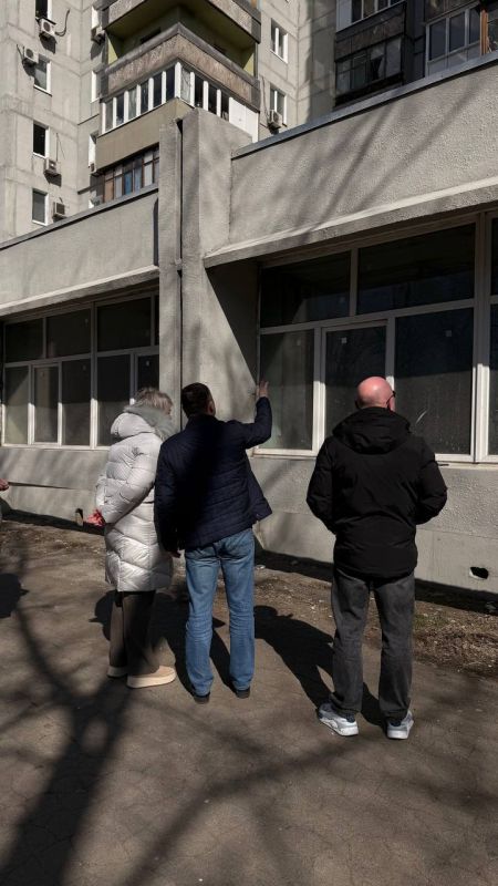 Вчера совместно с Константином Викторовичем Масниковым, министром здравоохранения, провели рабочий объезд объектов, находящихся на этапе ремонтно-восстановительных работ, а также тех, которые планируются к включению в... Вчера совместно с Константином Викторовичем Масниковым, министром здравоохранения, провели рабочий объезд объектов, находящихся на этапе ремонтно-восстановительных работ, а также тех, которые планируются к включению в...