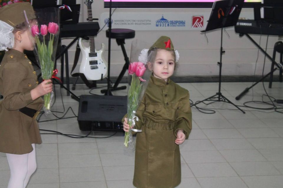 «Вам, Любимые!»: В Мангушском округе поздравили женщин с праздником весны «Вам, Любимые!»: В Мангушском округе поздравили женщин с праздником весны