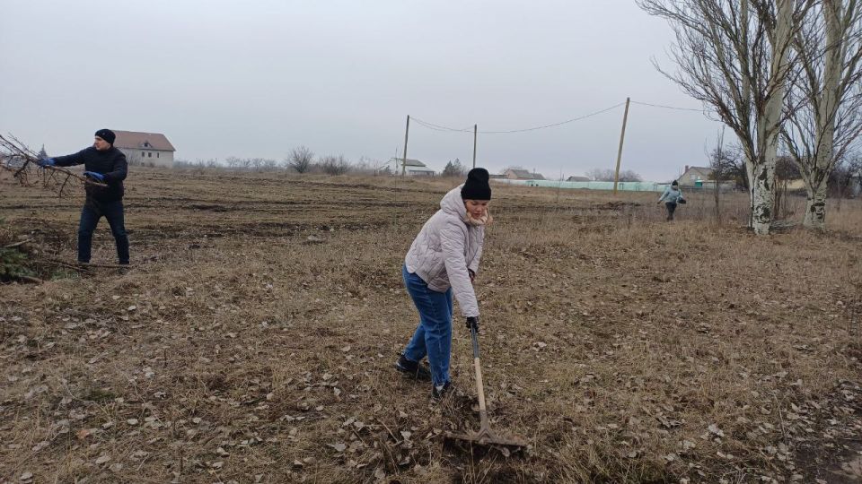 В Старобешевском округе прошли субботники В Старобешевском округе прошли субботники