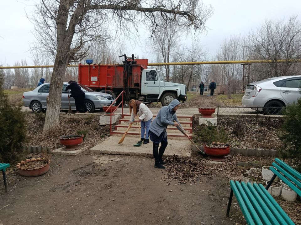 В Старобешевском округе прошли субботники В Старобешевском округе прошли субботники