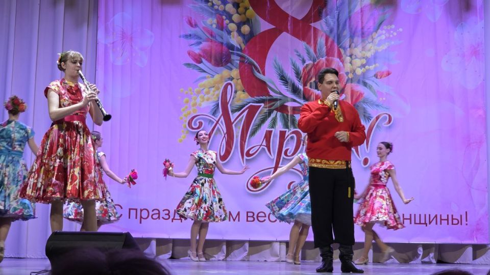 Адресаты филиала фонда «Защитники Отечества» посетили ретро-концерты «Эти глаза напротив» Адресаты филиала фонда «Защитники Отечества» посетили ретро-концерты «Эти глаза напротив»