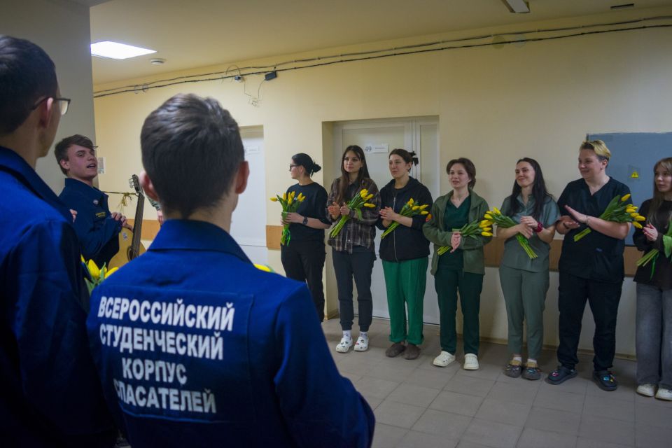 В благодарность за службу! Добровольцы Донецкого РО ВСКС присоединились к Всероссийской акции «В благодарность за службу!», чтобы лично поздравить с Международным женским днем тех, кто каждый день приближает Победу, и тех... В благодарность за службу! Добровольцы Донецкого РО ВСКС присоединились к Всероссийской акции «В благодарность за службу!», чтобы лично поздравить с Международным женским днем тех, кто каждый день приближает Победу, и тех...