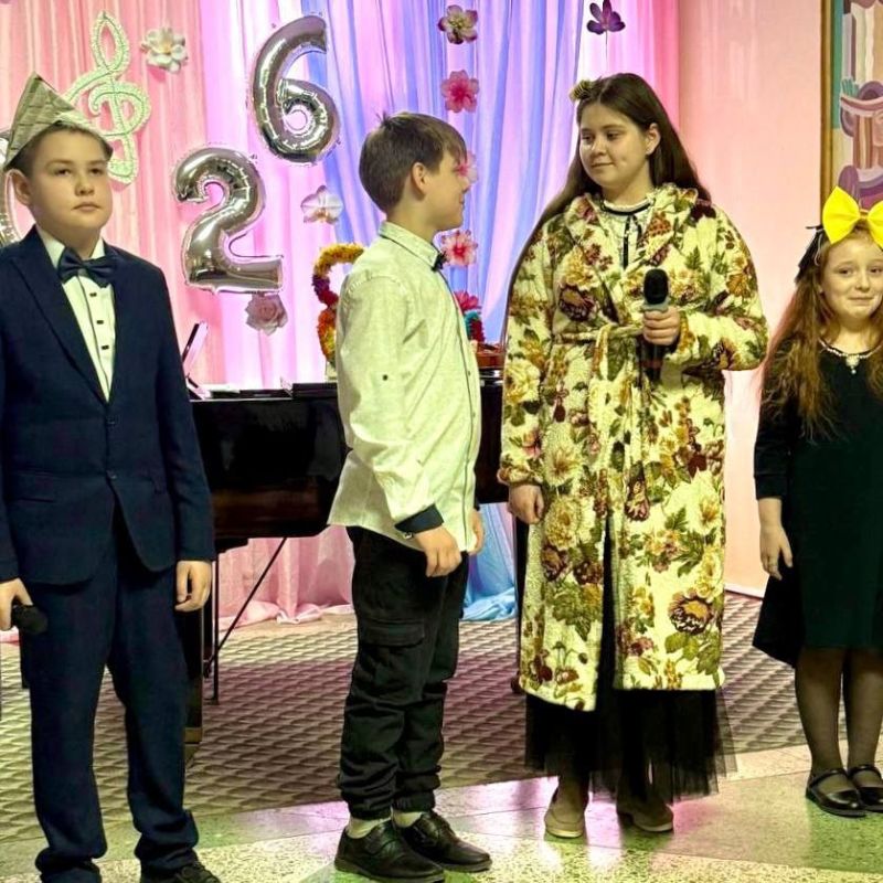 В преддверии Международного женского дня обучающиеся и преподаватели подарили слушателям «Музыкальный букет»: так называется концерт, который прошел 5 марта в нашей школе В преддверии Международного женского дня обучающиеся и преподаватели подарили слушателям «Музыкальный букет»: так называется концерт, который прошел 5 марта в нашей школе