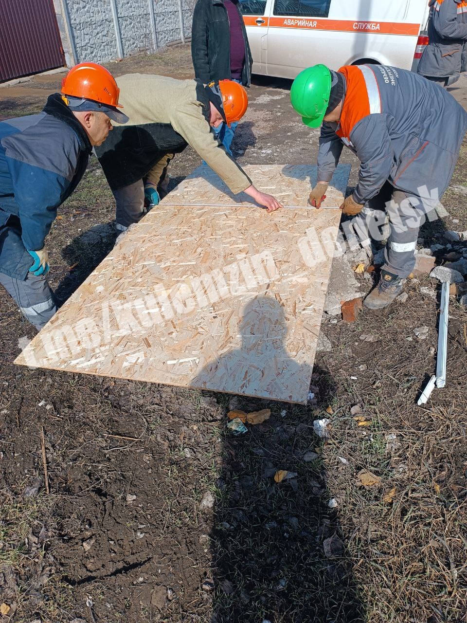 Алексей Кулемзин: Специалисты аварийной службы шеф-региона г. Москва совместно с работниками Единого регионального фонда по управлению МКД продолжают закрытие теплового контура в жилых домах и образовательных учреждениях... Алексей Кулемзин: Специалисты аварийной службы шеф-региона г. Москва совместно с работниками Единого регионального фонда по управлению МКД продолжают закрытие теплового контура в жилых домах и образовательных учреждениях...