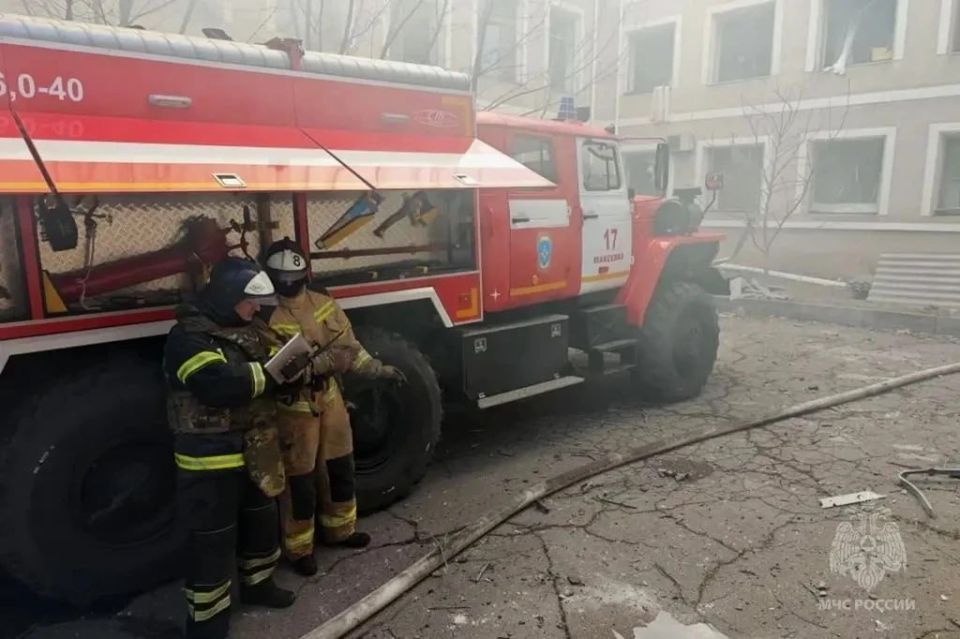 Выгорели три этажа: сотрудники МЧС ликвидировали пожар в Донецкой Городской детской клинической больнице №1 Выгорели три этажа: сотрудники МЧС ликвидировали пожар в Донецкой Городской детской клинической больнице №1