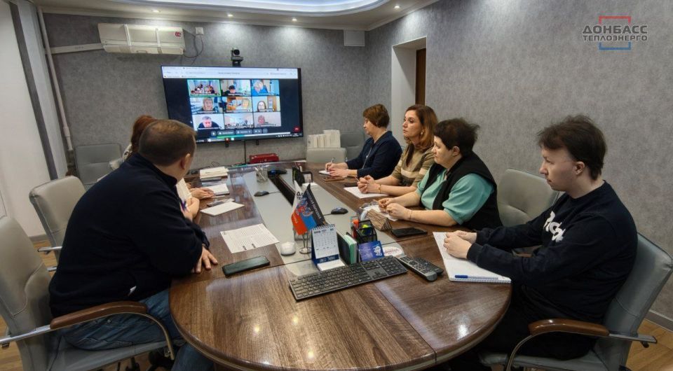 РАБОЧАЯ ВСТРЕЧА С РУКОВОДСТВОМ МИНИСТЕРСТВА ТРУДА И СОЦИАЛЬНОЙ ЗАЩИТЫ ДНР РАБОЧАЯ ВСТРЕЧА С РУКОВОДСТВОМ МИНИСТЕРСТВА ТРУДА И СОЦИАЛЬНОЙ ЗАЩИТЫ ДНР