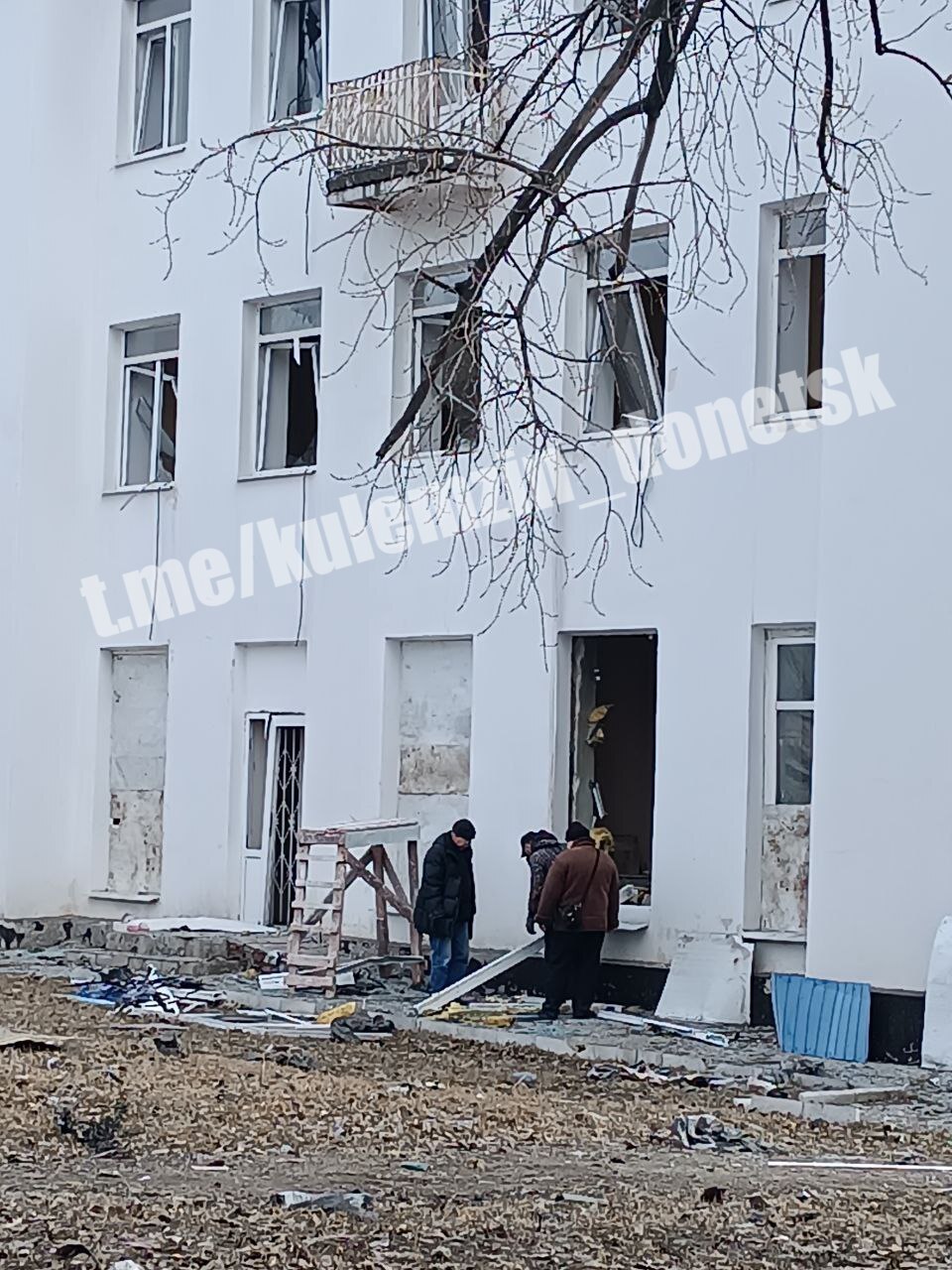 Алексей Кулемзин: Устранение последствий вражеской атаки в Киевском районе Алексей Кулемзин: Устранение последствий вражеской атаки в Киевском районе