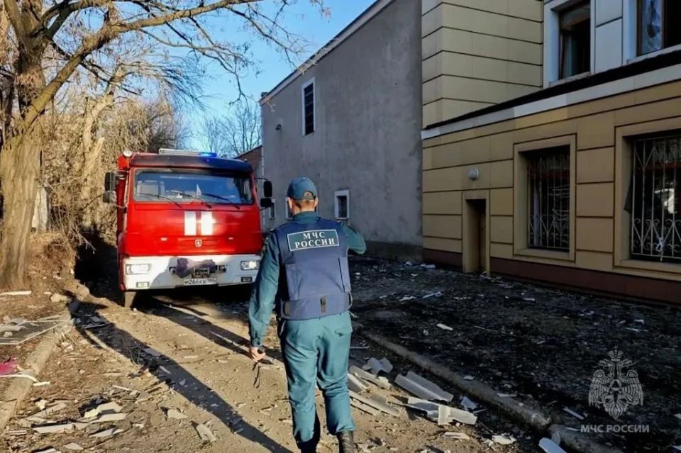Выгорели три этажа: сотрудники МЧС ликвидировали пожар в Донецкой Городской детской клинической больнице №1 Выгорели три этажа: сотрудники МЧС ликвидировали пожар в Донецкой Городской детской клинической больнице №1