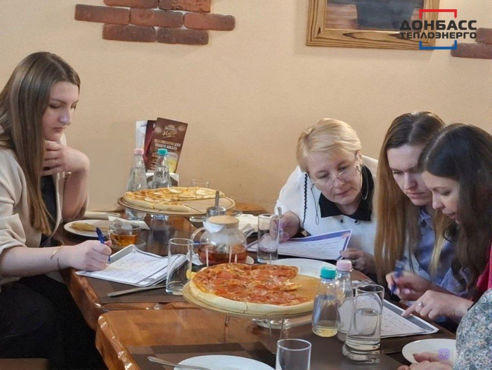 АЗАРТ И НЕЗАБЫВАЕМЫЕ ЭМОЦИИ: СОТРУДНИЦЫ ГУП ДНР «ДОНБАССТЕПЛОЭНЕРГО» СРАЗИЛИСЬ В «МУЗЫКАЛЬНОЕ ЛОТО» АЗАРТ И НЕЗАБЫВАЕМЫЕ ЭМОЦИИ: СОТРУДНИЦЫ ГУП ДНР «ДОНБАССТЕПЛОЭНЕРГО» СРАЗИЛИСЬ В «МУЗЫКАЛЬНОЕ ЛОТО»