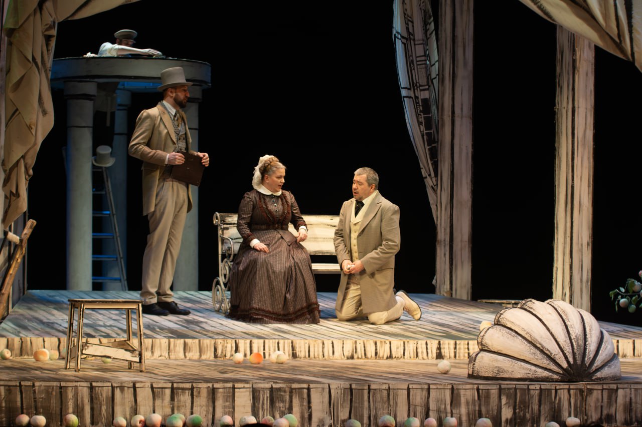 Секреты «Наливных яблок». Александр Николаевич Островский – непревзойденный мастер русской драматургии, написавший множество прекрасных произведений Секреты «Наливных яблок». Александр Николаевич Островский – непревзойденный мастер русской драматургии, написавший множество прекрасных произведений