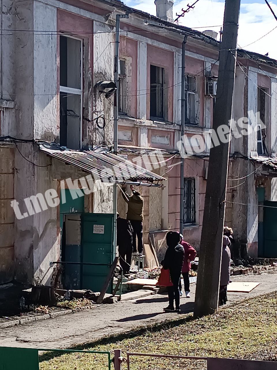 Алексей Кулемзин: Специалисты аварийной службы шеф-региона г. Москва совместно с работниками Единого регионального фонда по управлению МКД продолжают закрытие теплового контура в жилых домах и образовательных учреждениях... Алексей Кулемзин: Специалисты аварийной службы шеф-региона г. Москва совместно с работниками Единого регионального фонда по управлению МКД продолжают закрытие теплового контура в жилых домах и образовательных учреждениях...