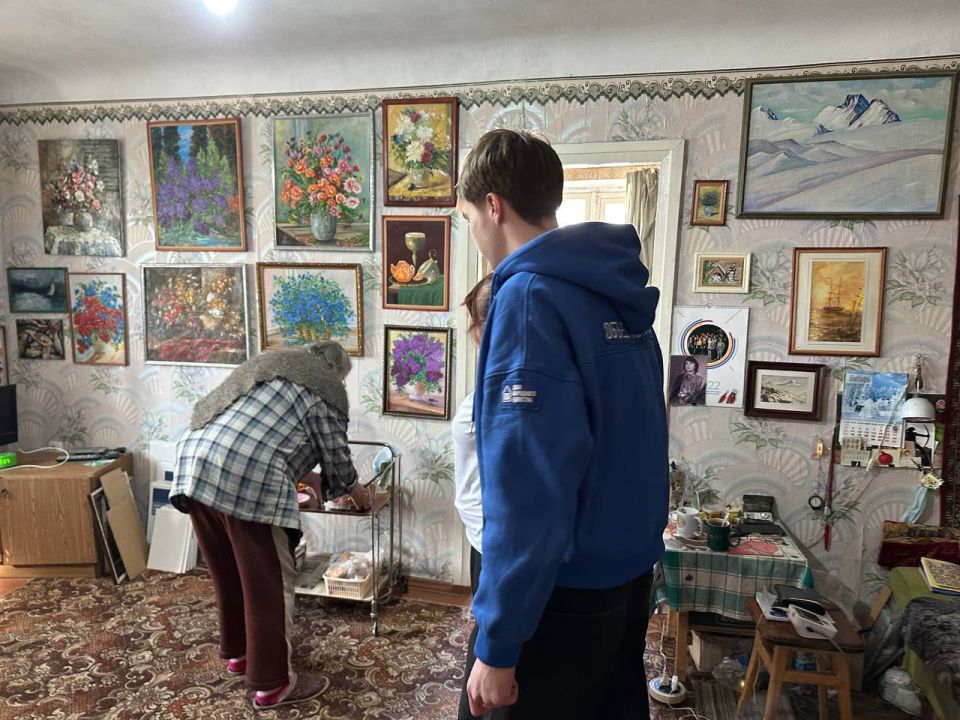 «Вдохновляющая встреча». Активная молодежь города, волонтёры АНО «Центр общественных связей Нижегородский дом народного единства» при поддержке администрации городского округа Иловайск посетили Бударину Ольгу Дмитриевну «Вдохновляющая встреча». Активная молодежь города, волонтёры АНО «Центр общественных связей Нижегородский дом народного единства» при поддержке администрации городского округа Иловайск посетили Бударину Ольгу Дмитриевну
