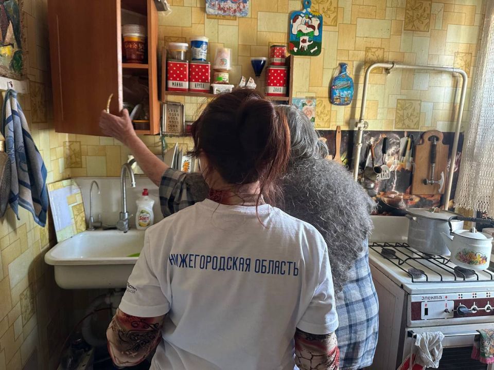 «Вдохновляющая встреча». Активная молодежь города, волонтёры АНО «Центр общественных связей Нижегородский дом народного единства» при поддержке администрации городского округа Иловайск посетили Бударину Ольгу Дмитриевну «Вдохновляющая встреча». Активная молодежь города, волонтёры АНО «Центр общественных связей Нижегородский дом народного единства» при поддержке администрации городского округа Иловайск посетили Бударину Ольгу Дмитриевну